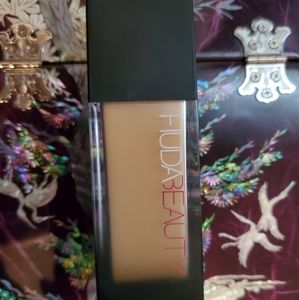 Huda Beauty Faux Filter Foundation